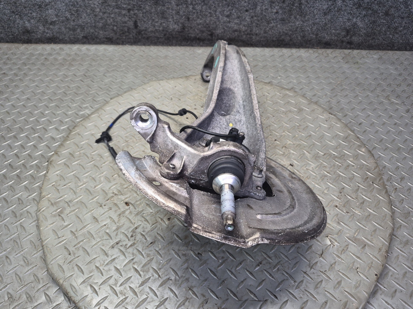 02-05 Ford Thunderbird Front Left Spindle Knuckle Wheel Hub Bearing OEM