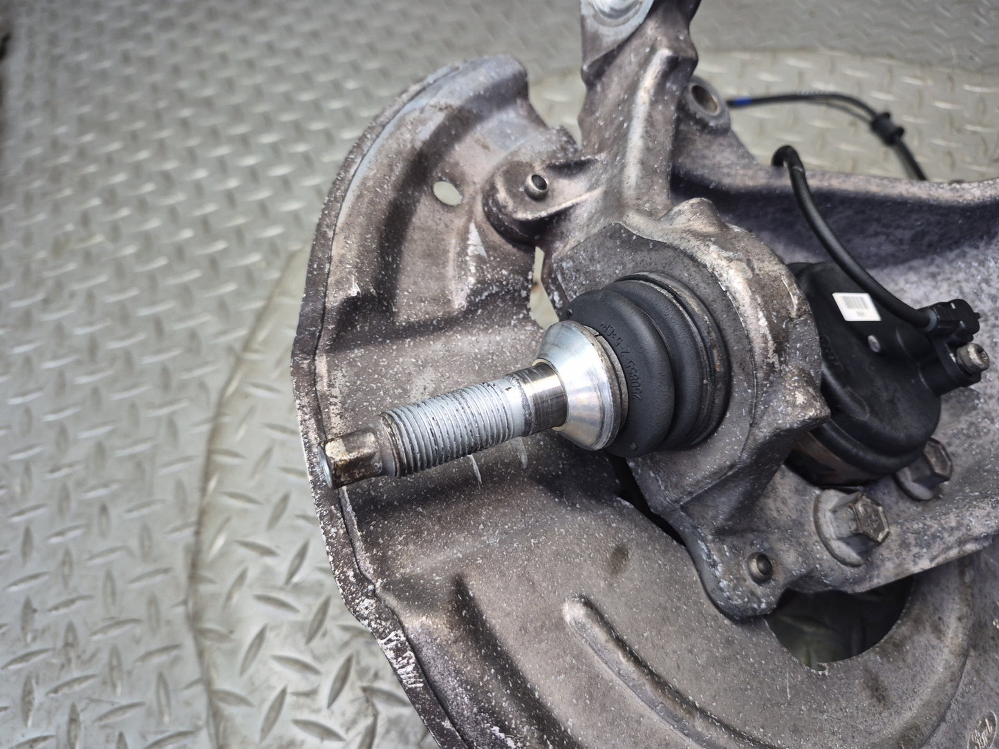 02-05 Ford Thunderbird Front Left Spindle Knuckle Wheel Hub Bearing OEM