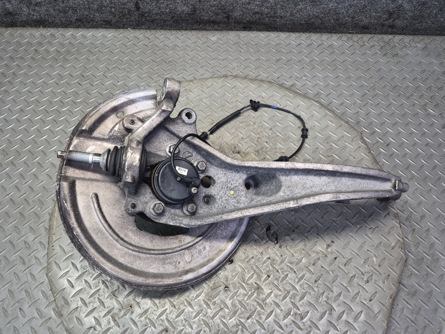 02-05 Ford Thunderbird Front Left Spindle Knuckle Wheel Hub Bearing OEM