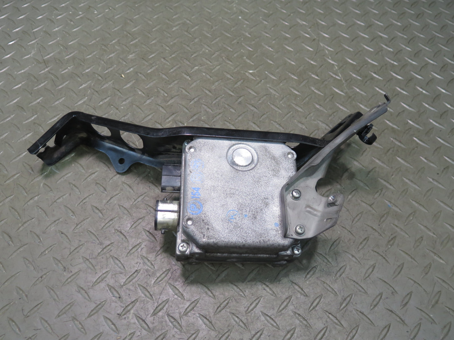 08-09 Lexus UVF46L LS600h Power Steering EPS Control  Module 89650-50160 OEM