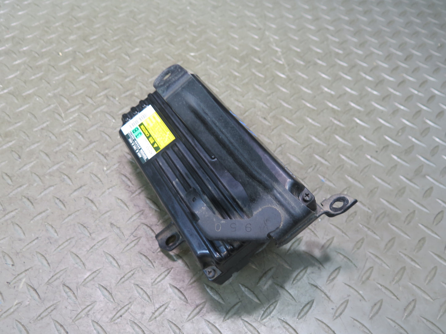 08-09 Lexus UVF46L LS600h Skid Traction Control Module 89540-50270 OEM