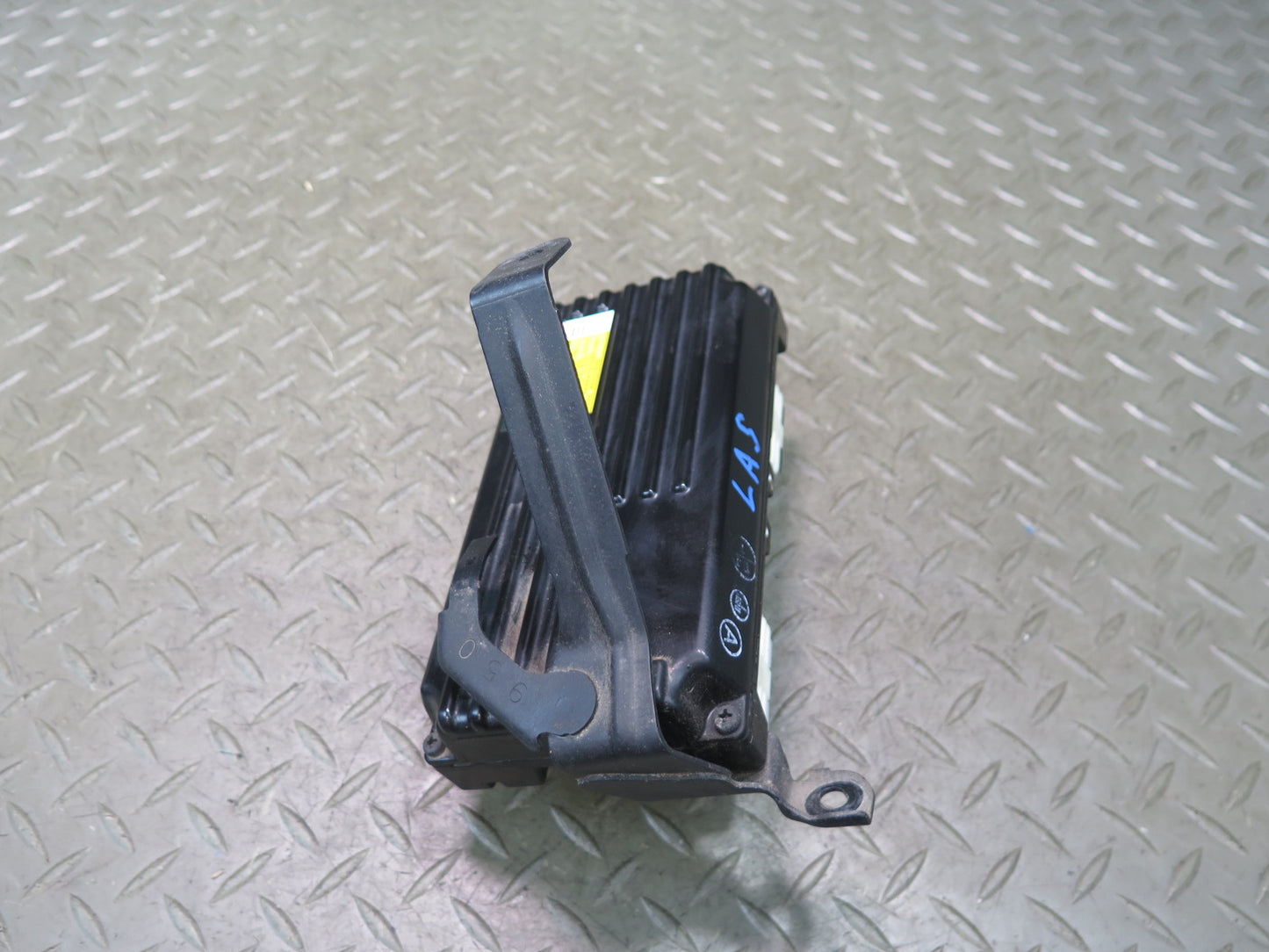 08-09 Lexus UVF46L LS600h Skid Traction Control Module 89540-50270 OEM