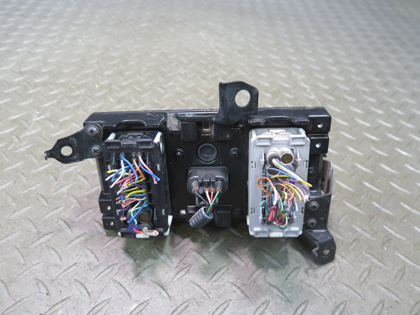 08-09 Lexus UVF46L LS600h Skid Traction Control Module 89540-50270 OEM