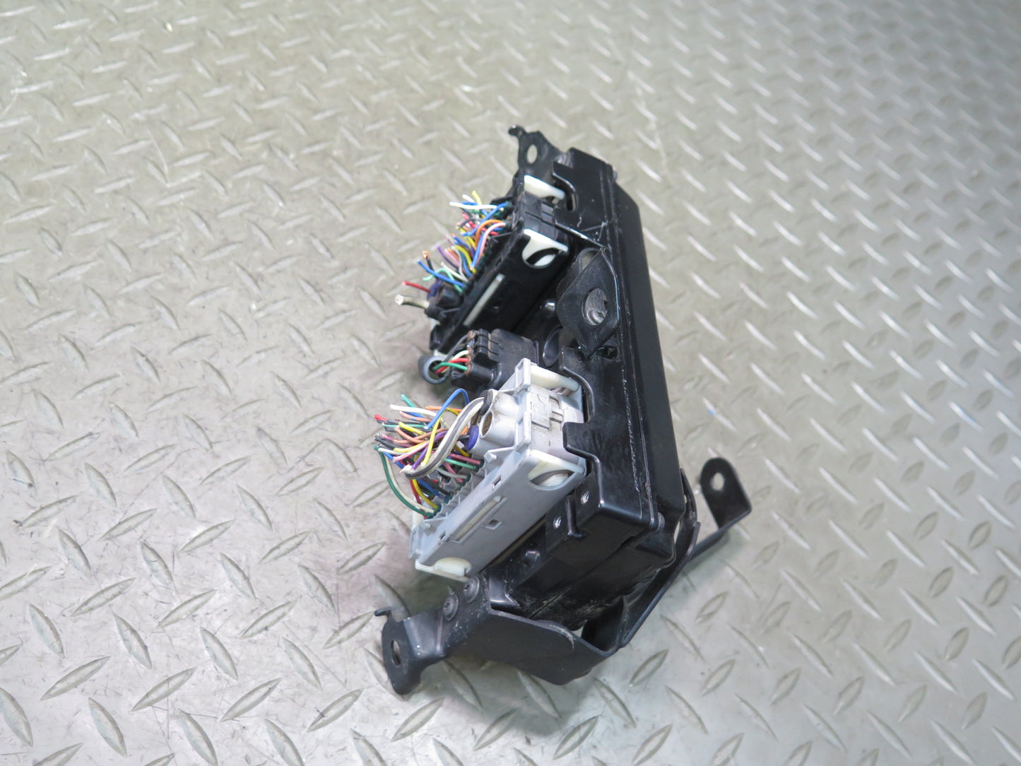 08-09 Lexus UVF46L LS600h Skid Traction Control Module 89540-50270 OEM