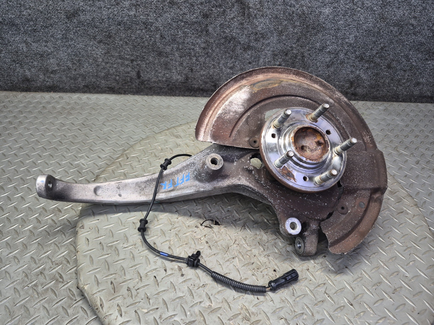 02-05 Ford Thunderbird Front Right Spindle Knuckle Wheel Hub Bearing OEM