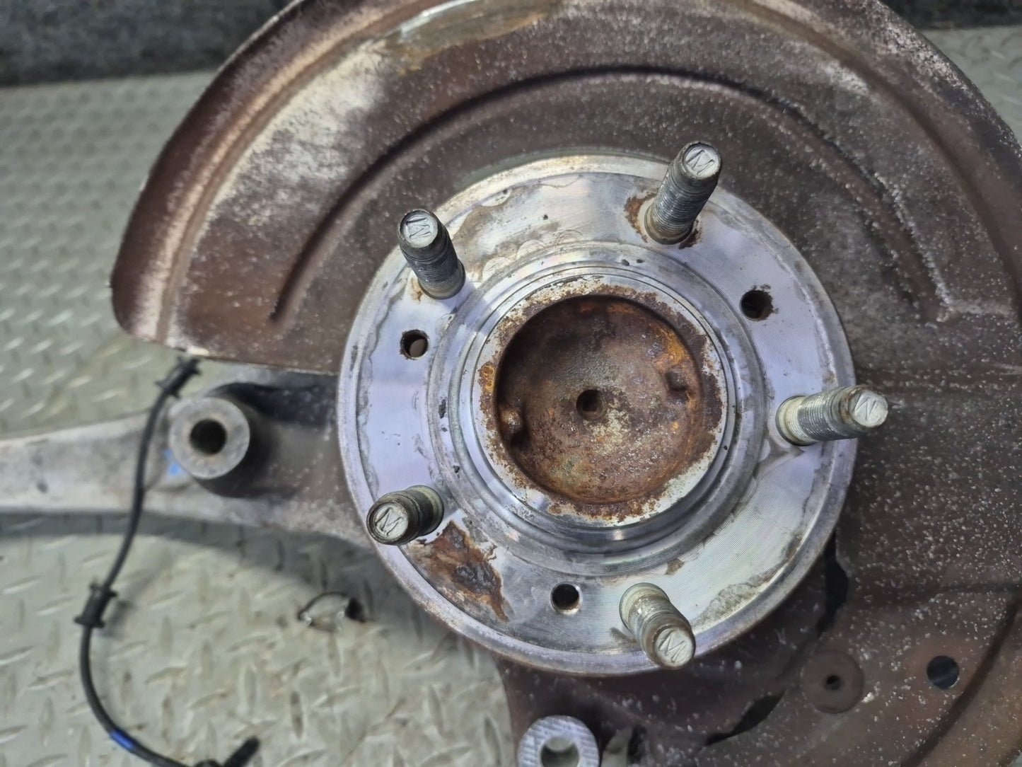 02-05 Ford Thunderbird Front Right Spindle Knuckle Wheel Hub Bearing OEM