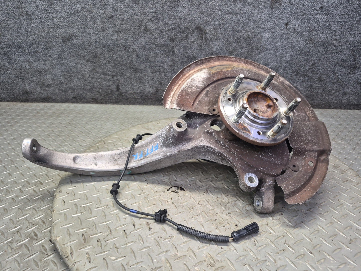 02-05 Ford Thunderbird Front Right Spindle Knuckle Wheel Hub Bearing OEM