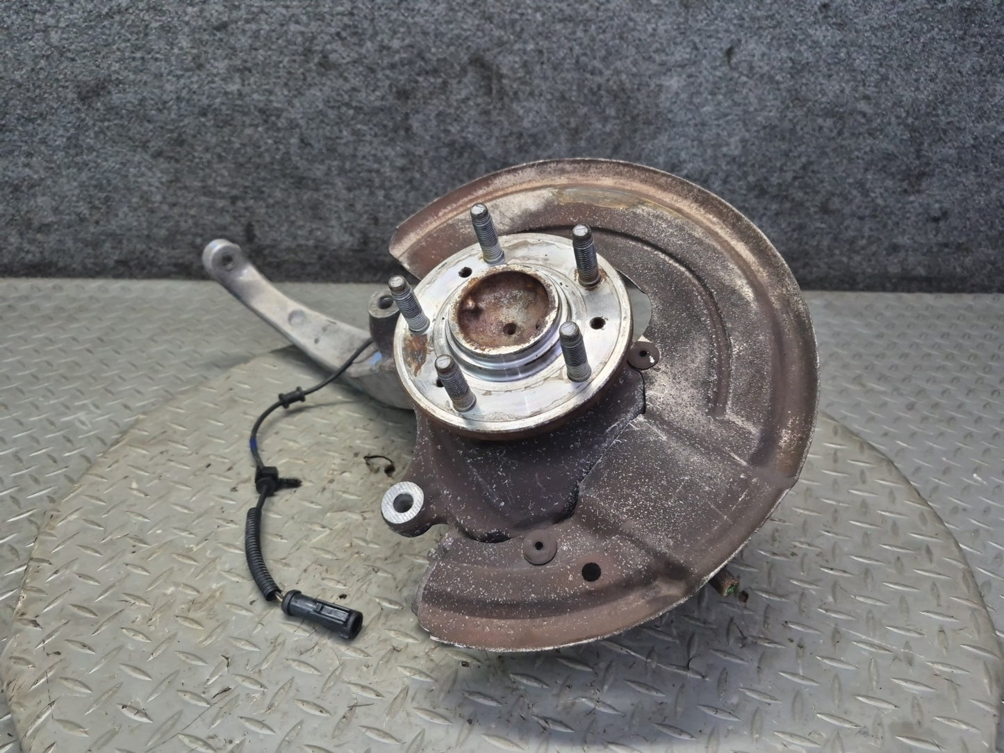 02-05 Ford Thunderbird Front Right Spindle Knuckle Wheel Hub Bearing OEM