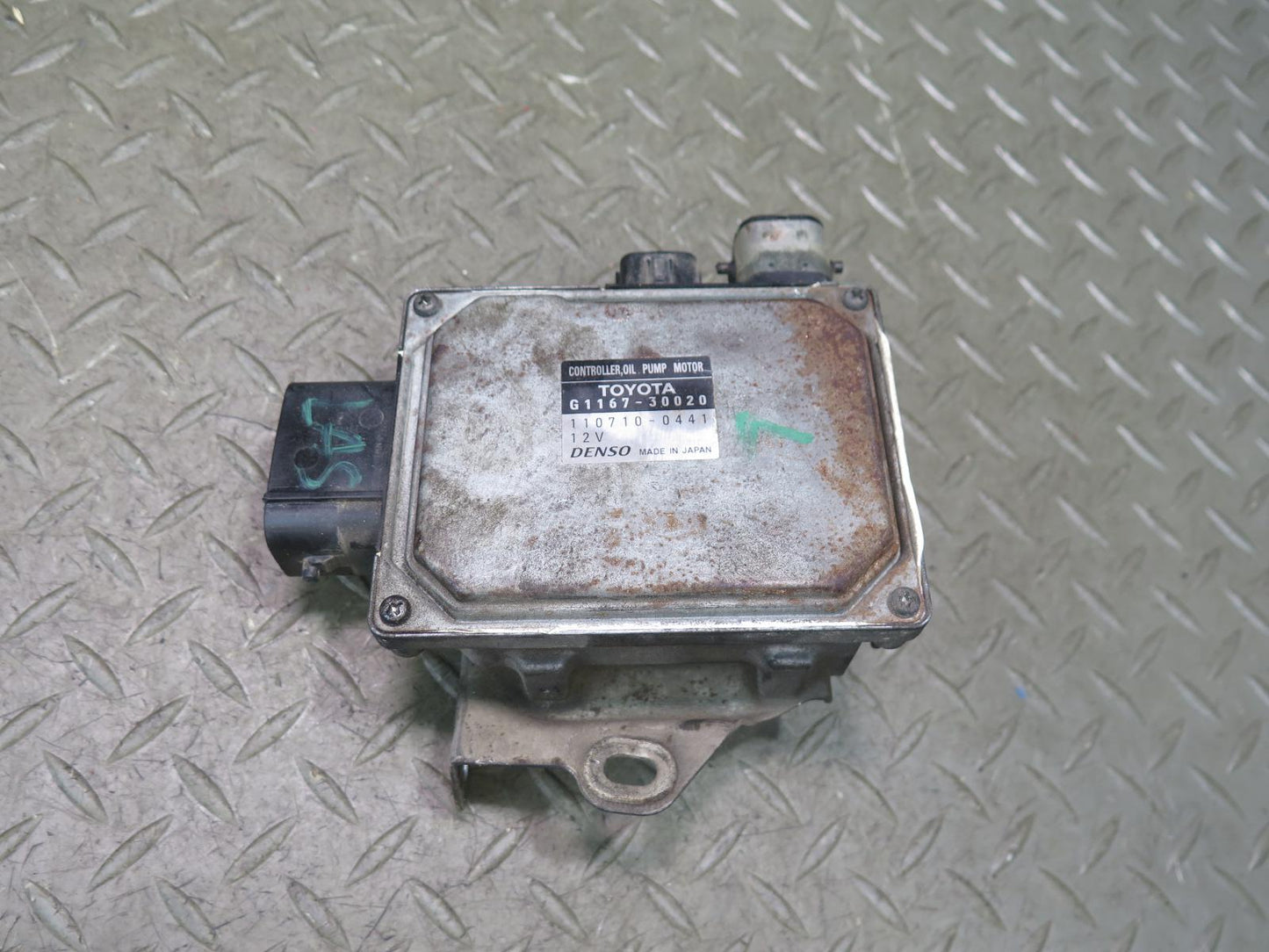 08-12 Lexus UVF46 LS600h Engine Oil Pump Control Module G1167-30020 OEM