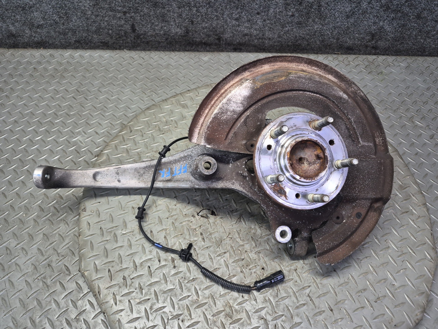 02-05 Ford Thunderbird Front Right Spindle Knuckle Wheel Hub Bearing OEM