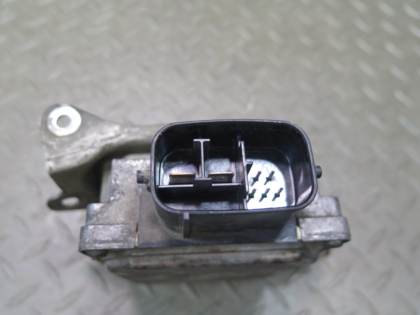 08-12 Lexus UVF46 LS600h Engine Oil Pump Control Module G1167-30020 OEM
