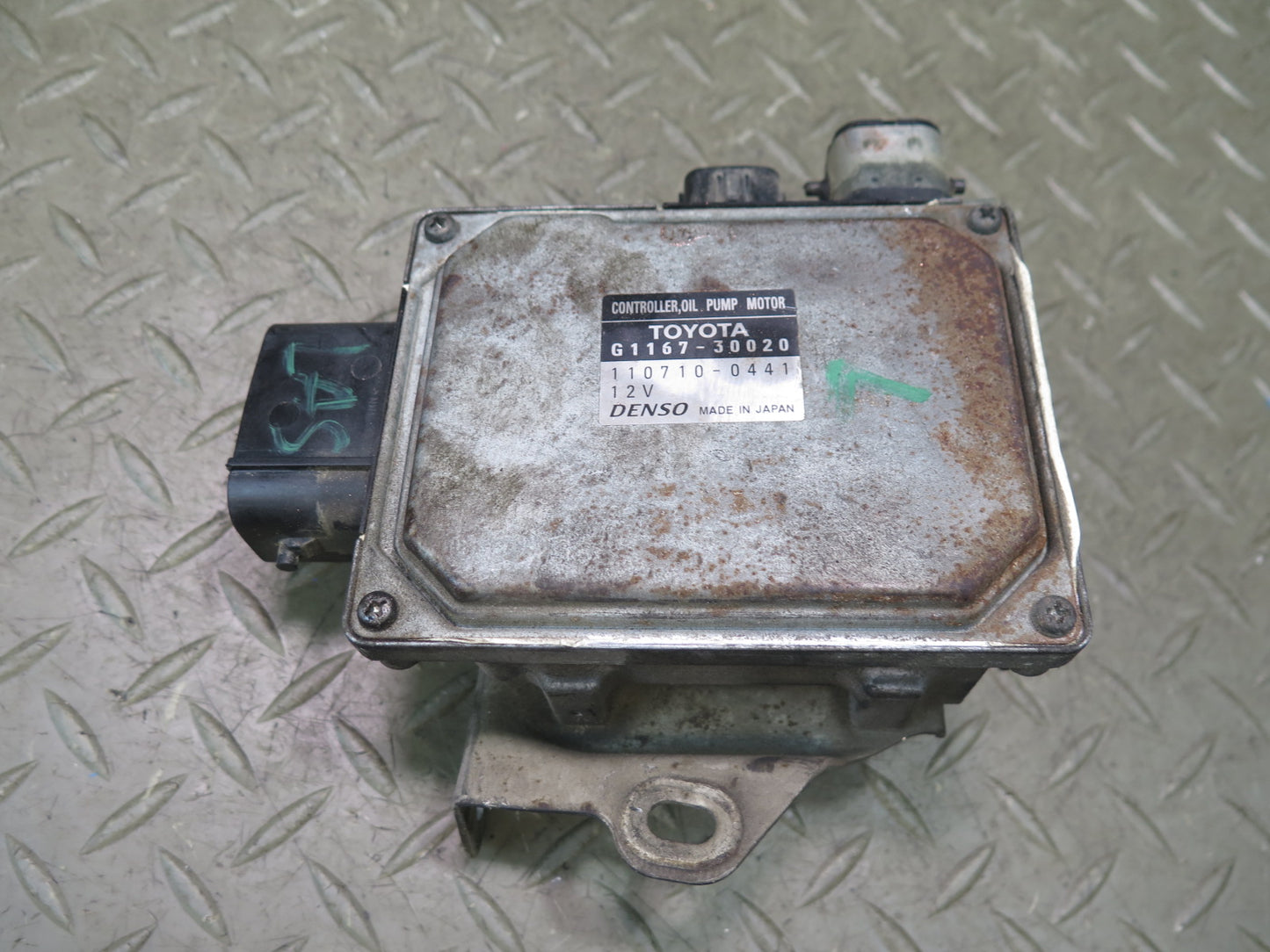 08-12 Lexus UVF46 LS600h Engine Oil Pump Control Module G1167-30020 OEM
