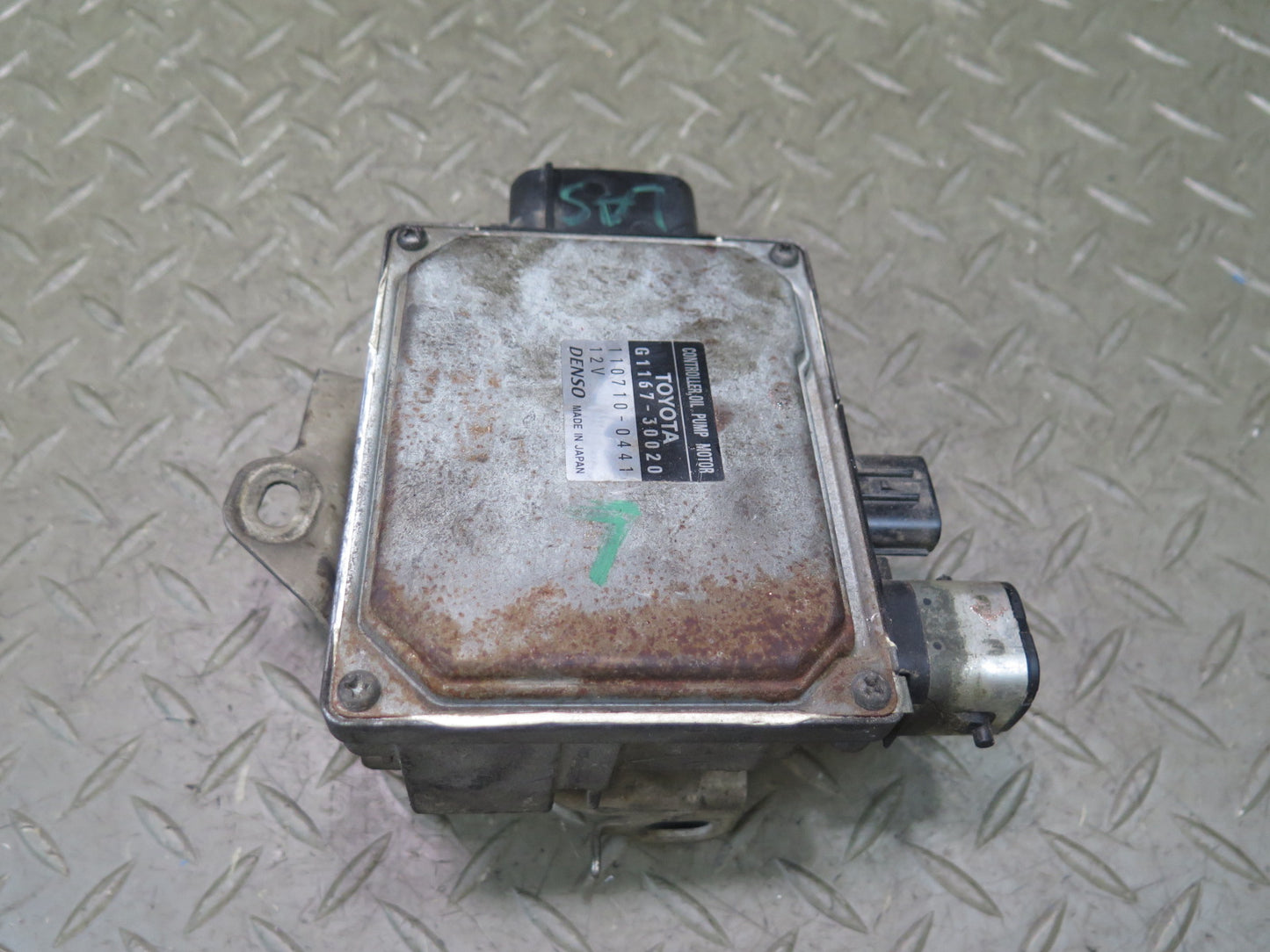 08-12 Lexus UVF46 LS600h Engine Oil Pump Control Module G1167-30020 OEM