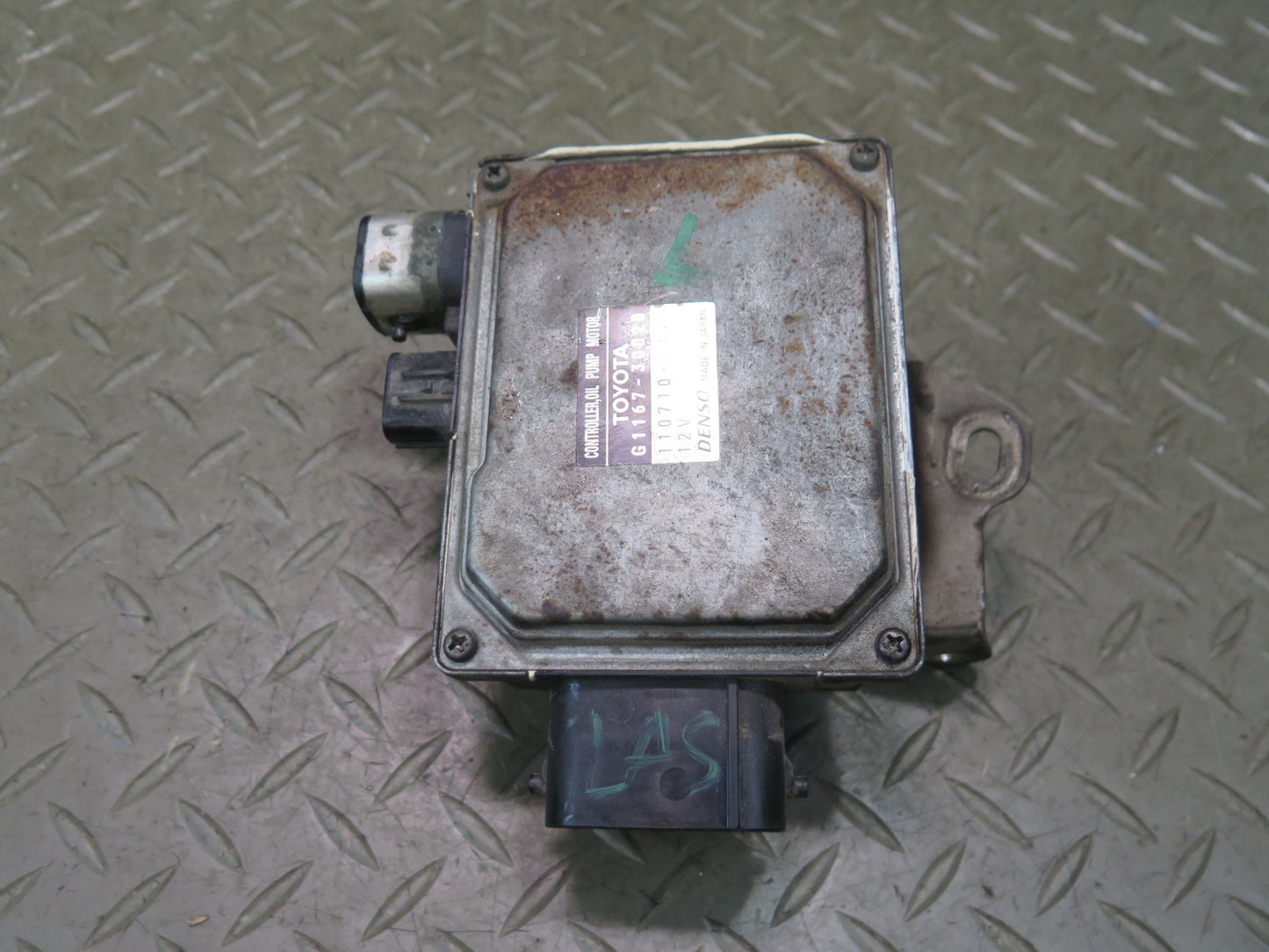 08-12 Lexus UVF46 LS600h Engine Oil Pump Control Module G1167-30020 OEM