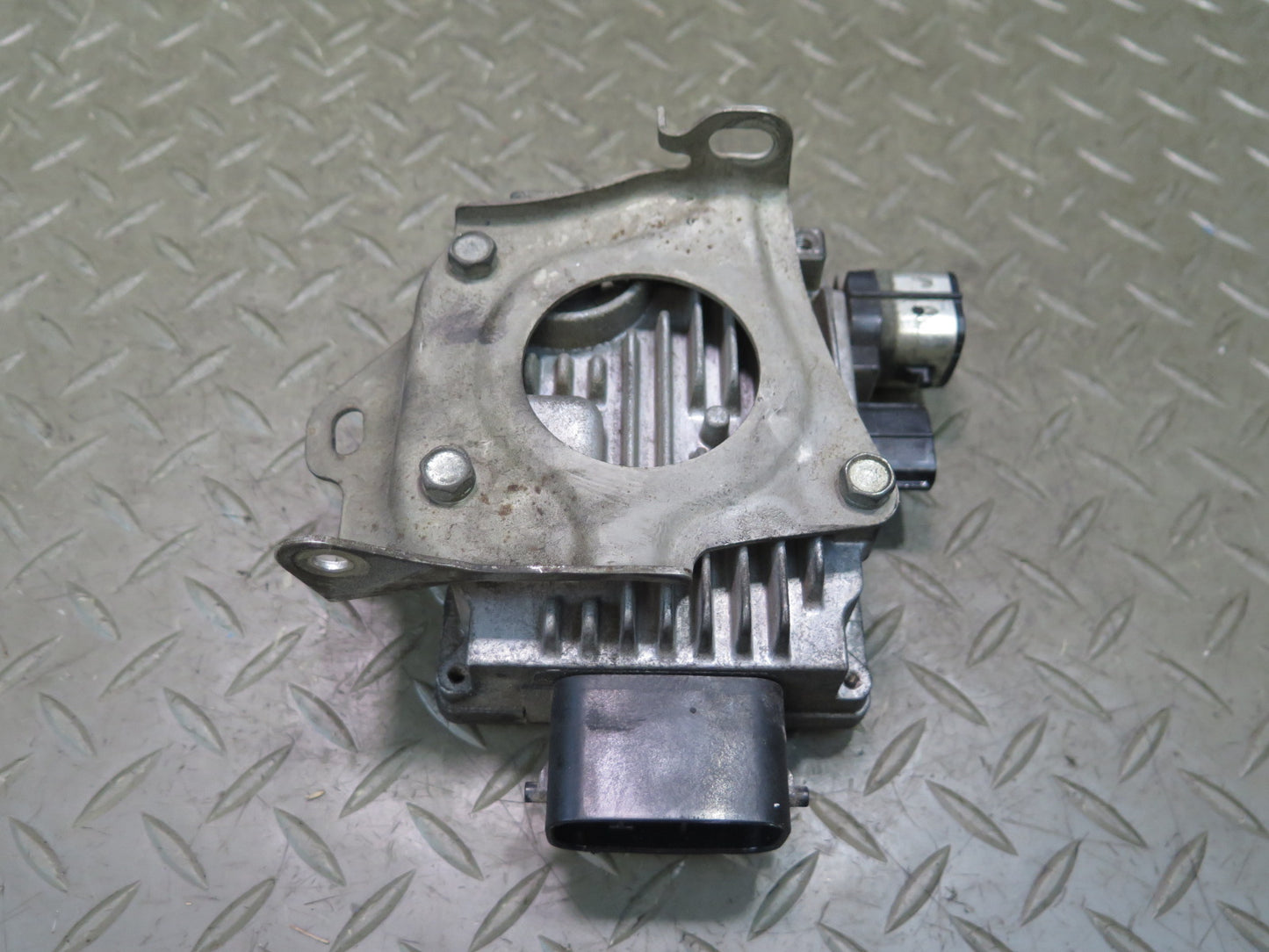 08-12 Lexus UVF46 LS600h Engine Oil Pump Control Module G1167-30020 OEM