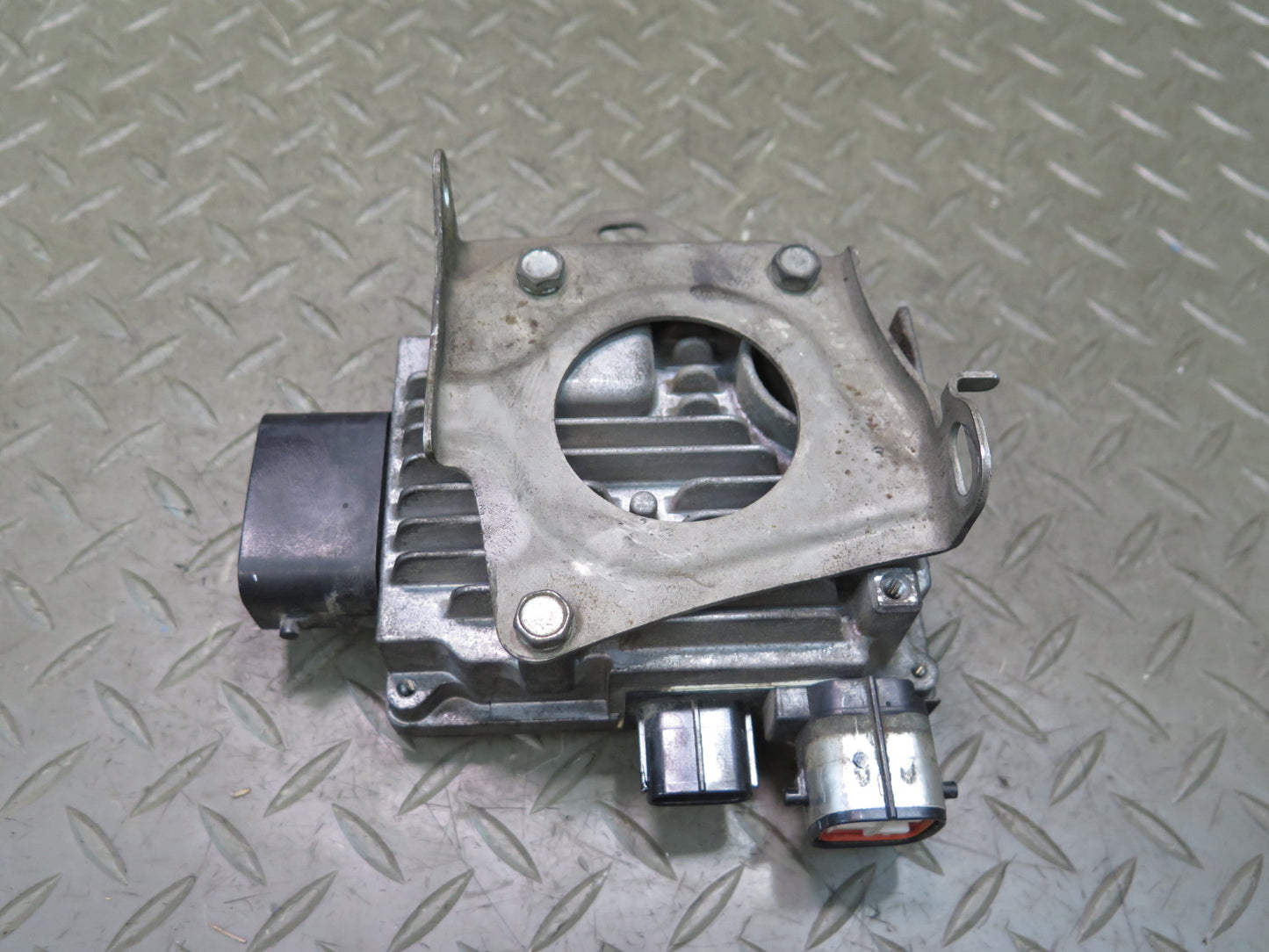 08-12 Lexus UVF46 LS600h Engine Oil Pump Control Module G1167-30020 OEM