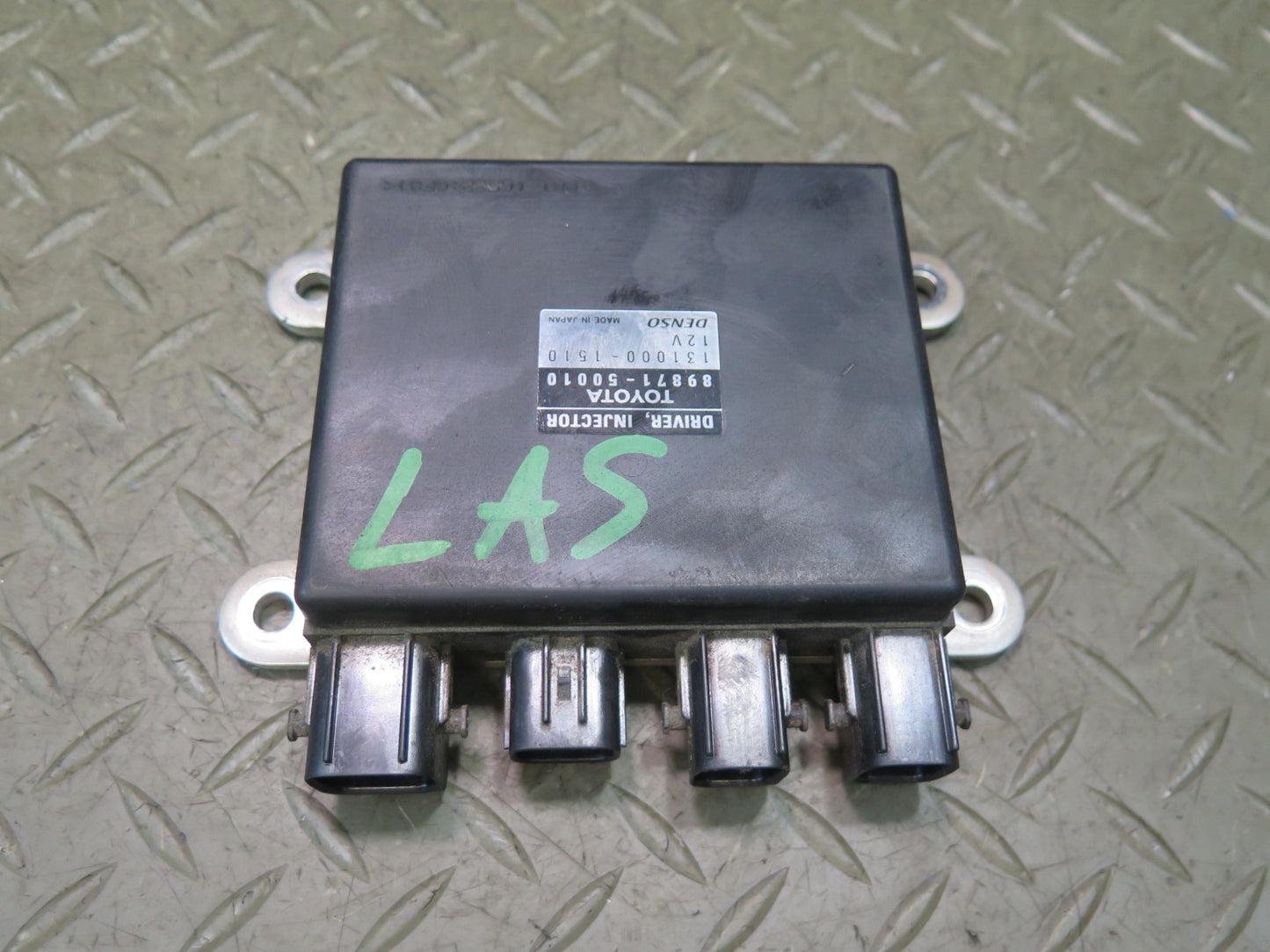 07-17 Lexus UVF46L LS600h LS460 Set of 2 Driver Injector Fuel Control Module OEM