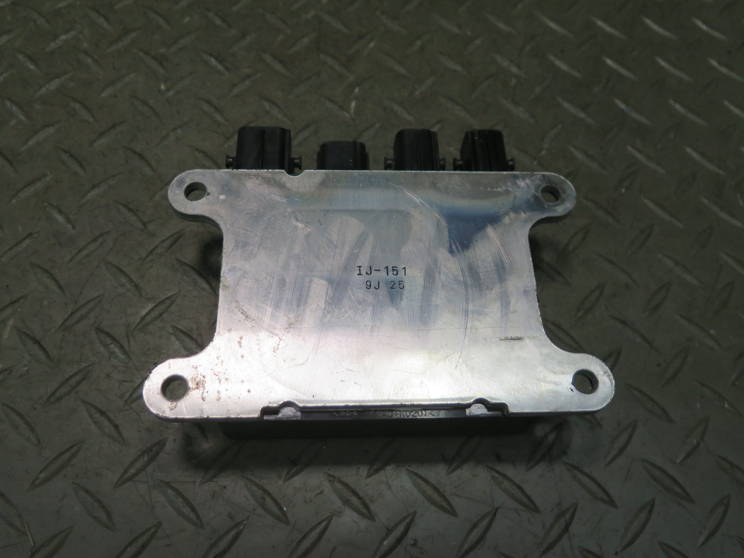 07-17 Lexus UVF46L LS600h LS460 Set of 2 Driver Injector Fuel Control Module OEM