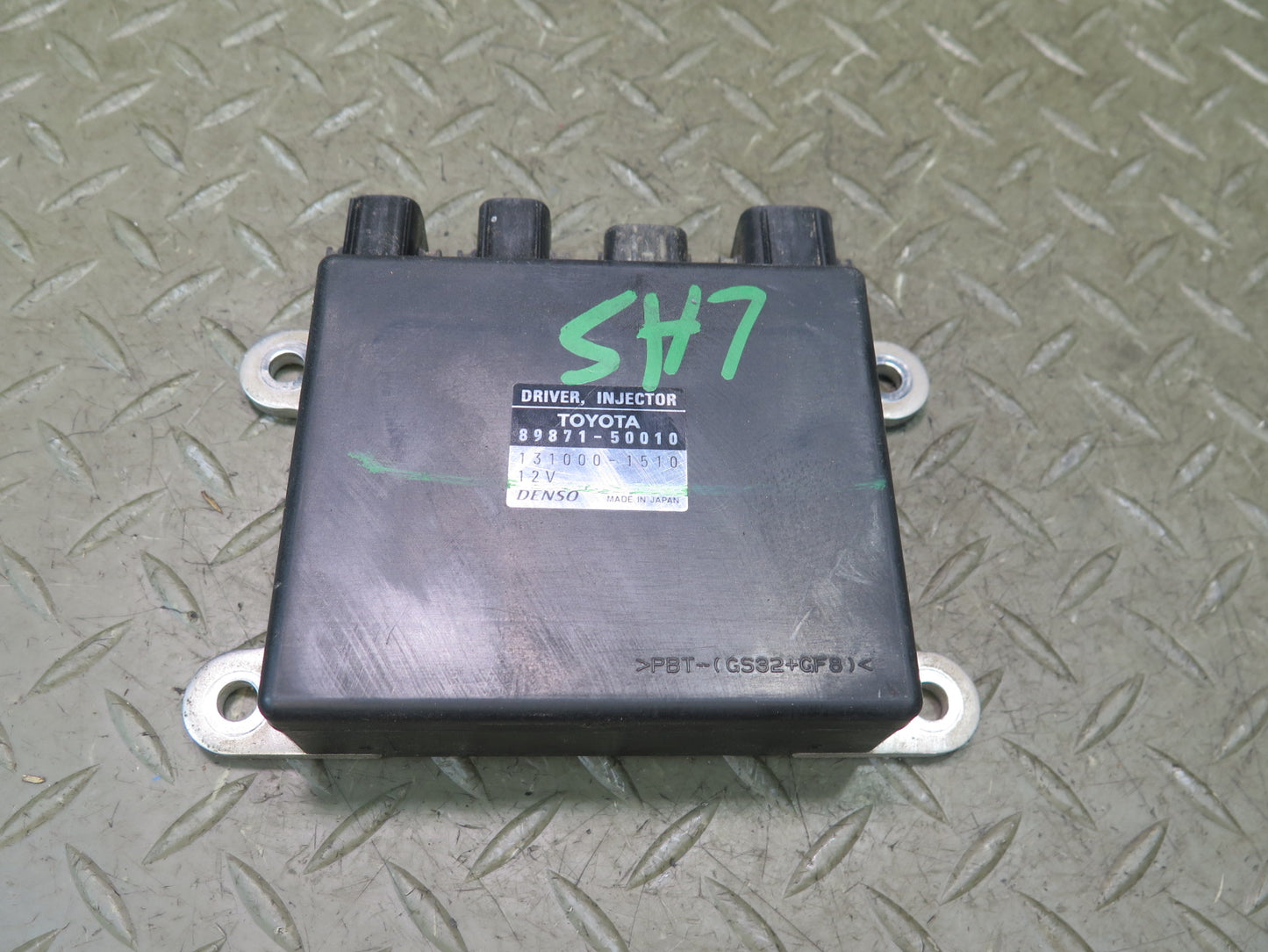 07-17 Lexus UVF46L LS600h LS460 Set of 2 Driver Injector Fuel Control Module OEM