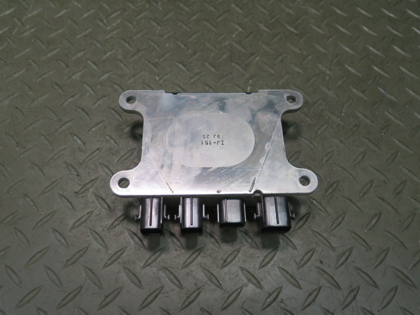 07-17 Lexus UVF46L LS600h LS460 Set of 2 Driver Injector Fuel Control Module OEM