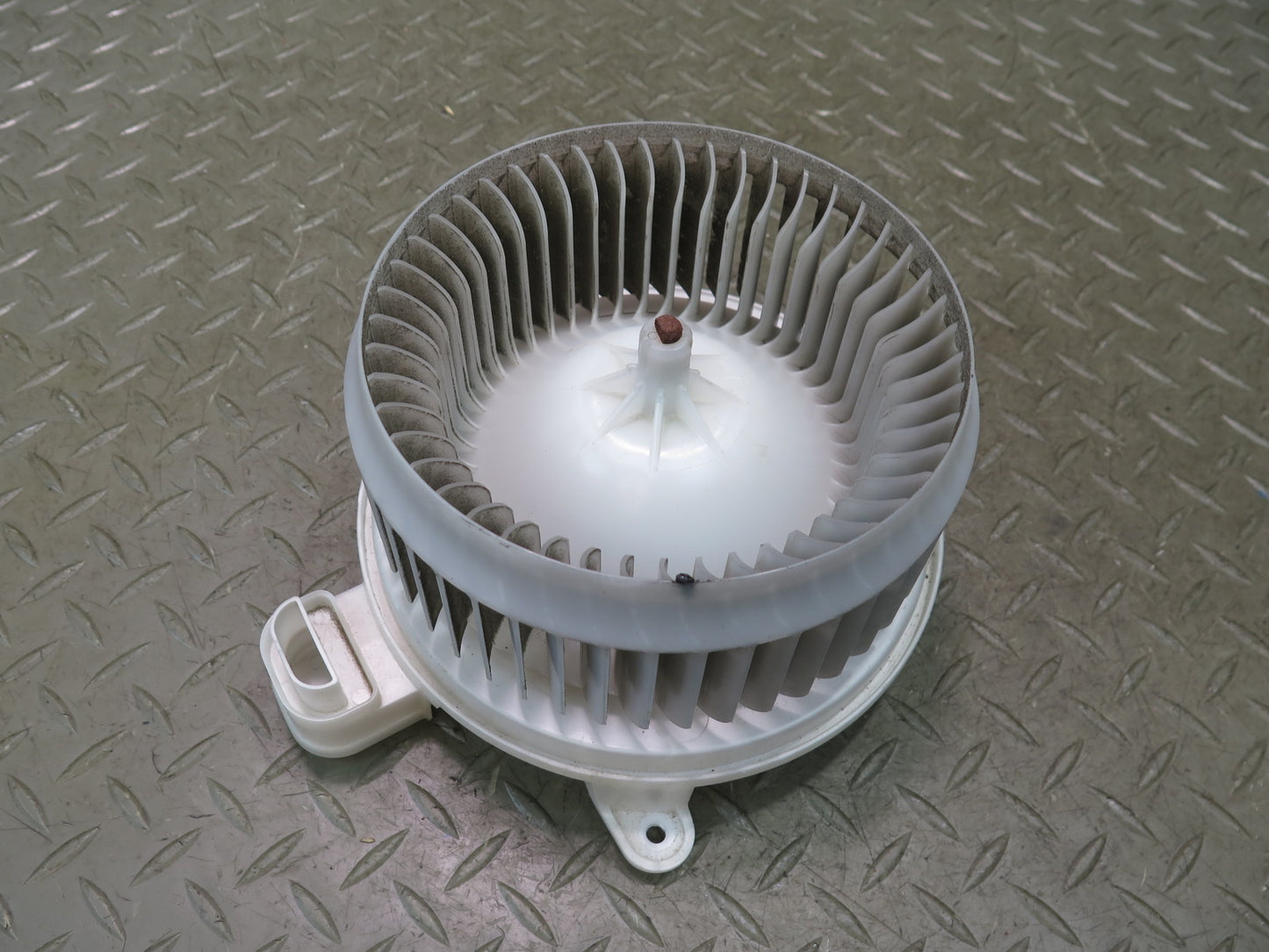 07-11 Lexus UVF46L LS600h LS460 A/C Heater Blower  Motor Fan 87103-50100 OEM