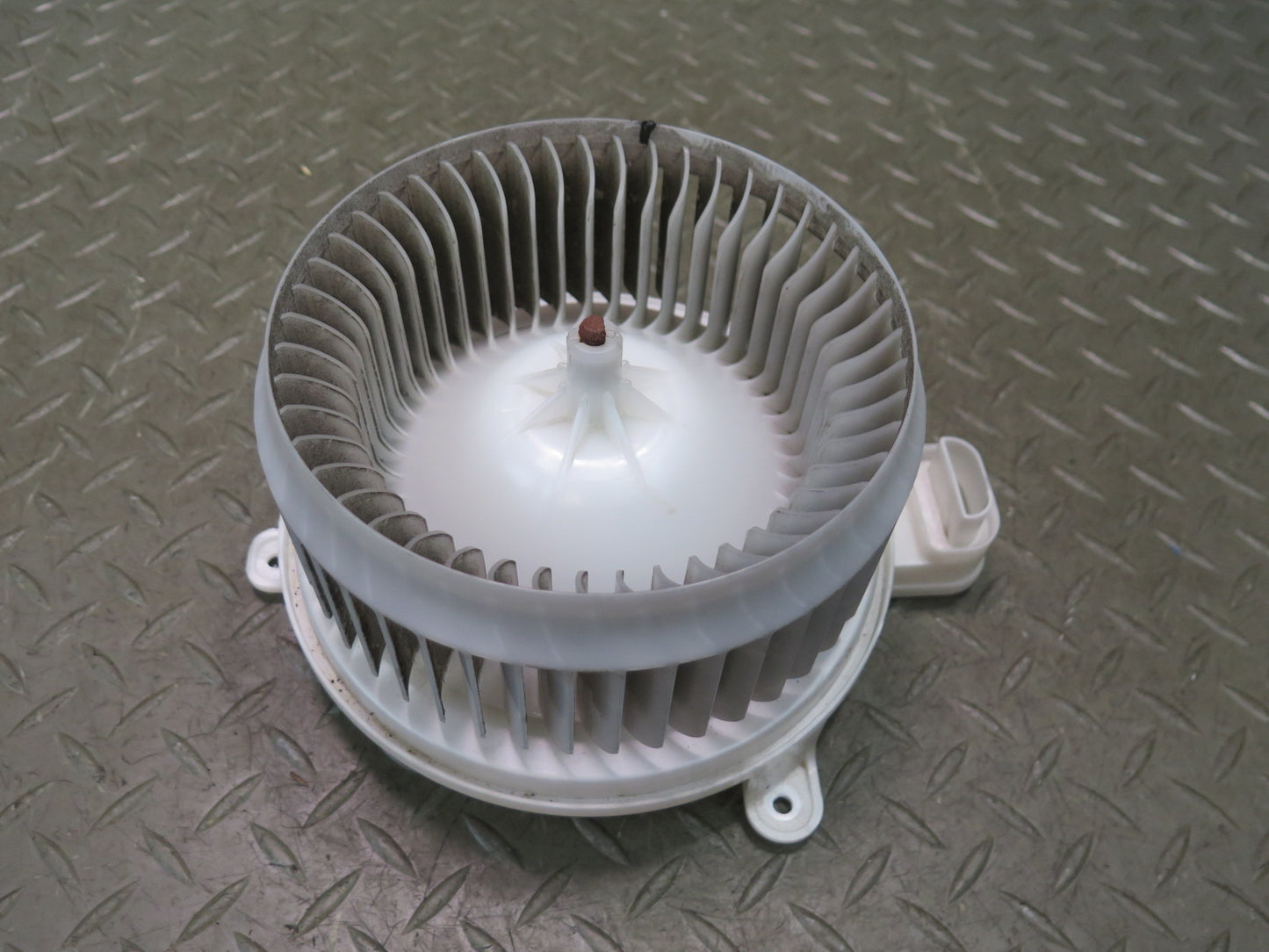07-11 Lexus UVF46L LS600h LS460 A/C Heater Blower  Motor Fan 87103-50100 OEM