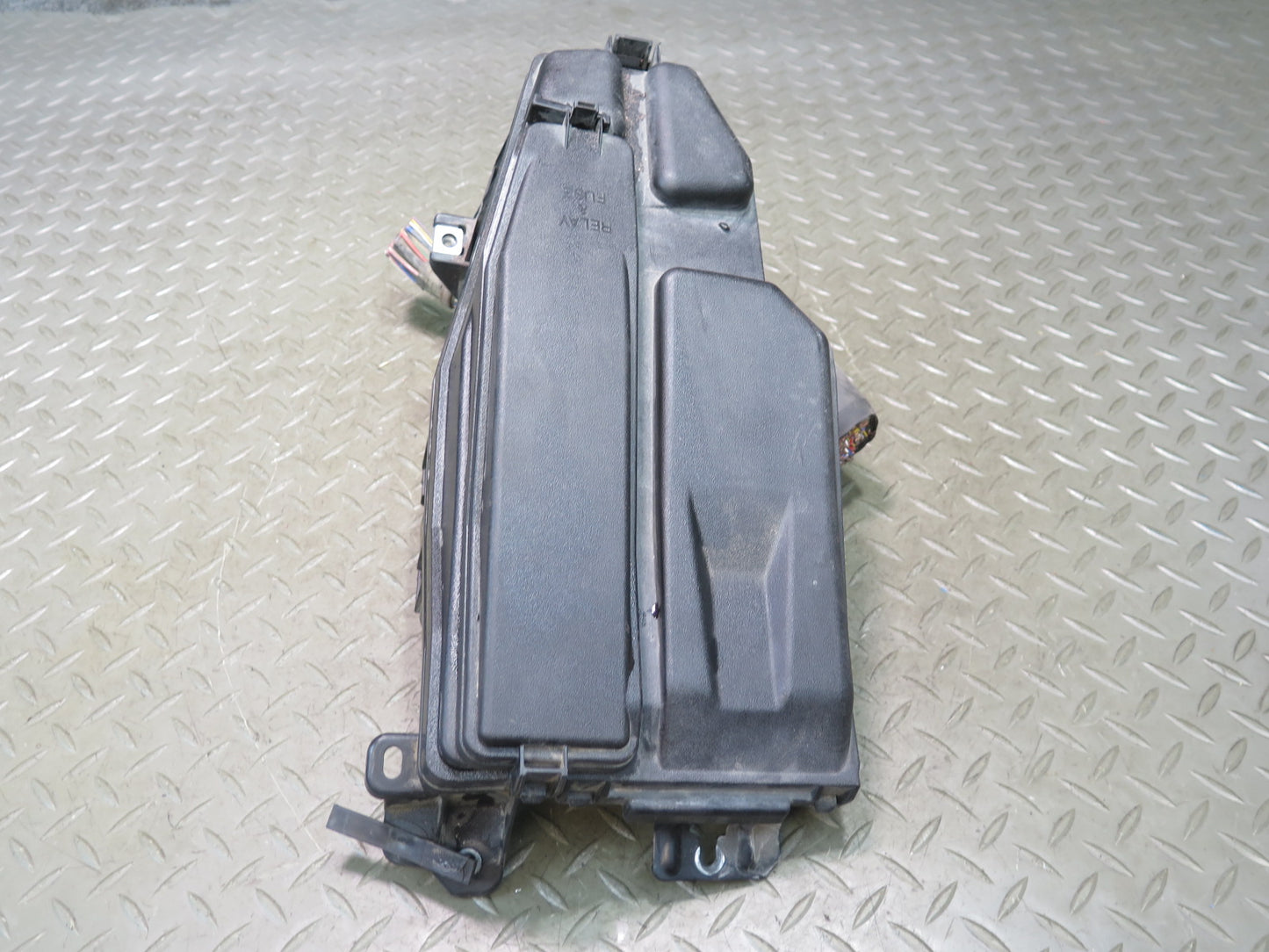 08-16 Lexus UVF46L LS600h Engine Bay Junction Fuse Relay Box Module OEM