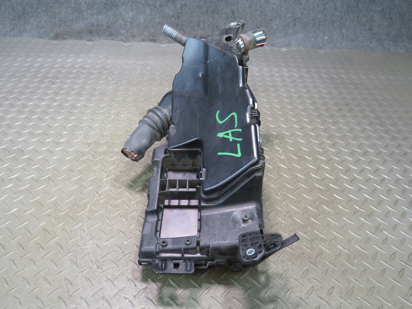 08-16 Lexus UVF46L LS600h Engine Bay Junction Fuse Relay Box Module OEM