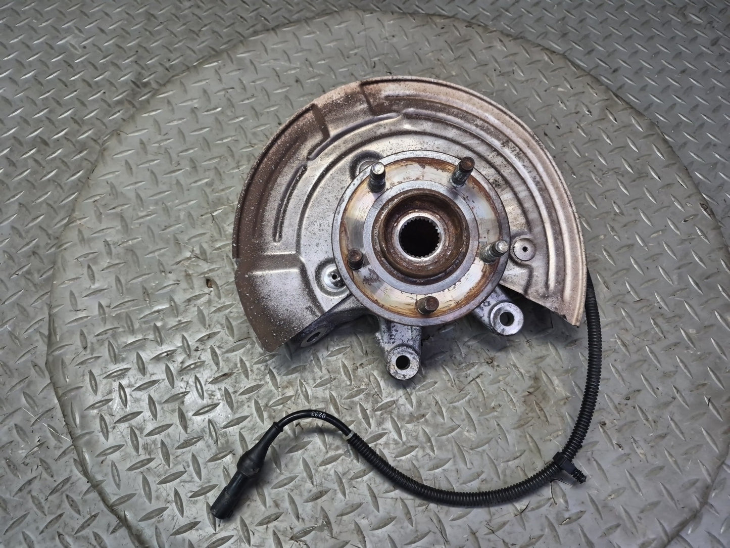 02-05 Ford Thunderbird Rear Right Spindle Knuckle Wheel Hub Bearing OEM