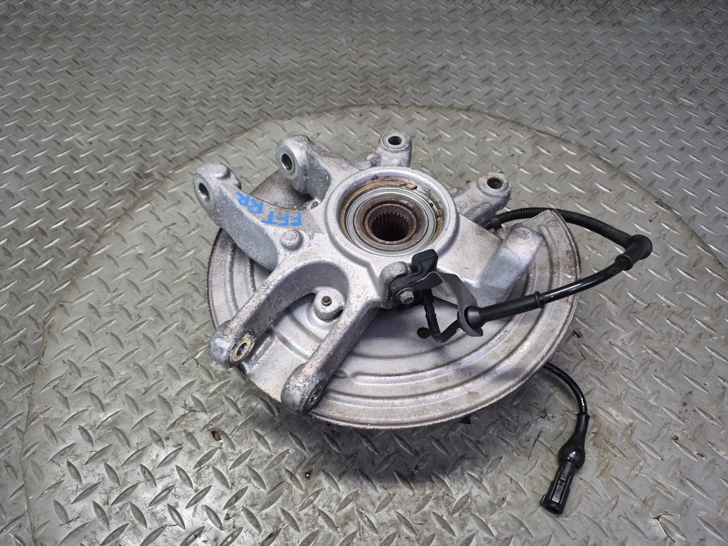 02-05 Ford Thunderbird Rear Right Spindle Knuckle Wheel Hub Bearing OEM