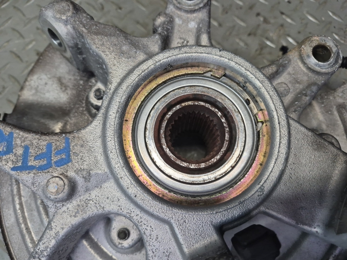 02-05 Ford Thunderbird Rear Right Spindle Knuckle Wheel Hub Bearing OEM
