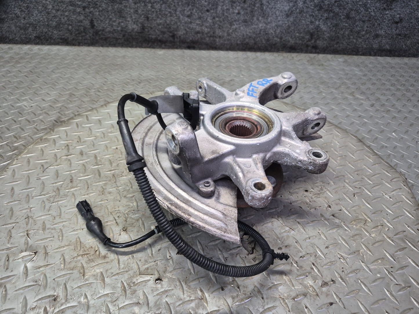 02-05 Ford Thunderbird Rear Right Spindle Knuckle Wheel Hub Bearing OEM