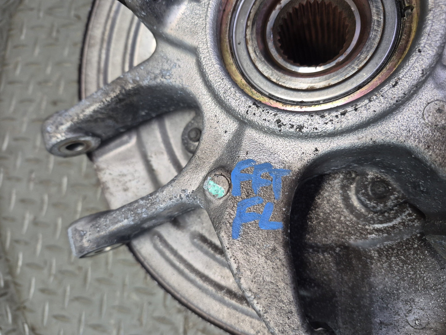 02-05 Ford Thunderbird Rear Left Spindle Knuckle Wheel Hub Bearing OEM