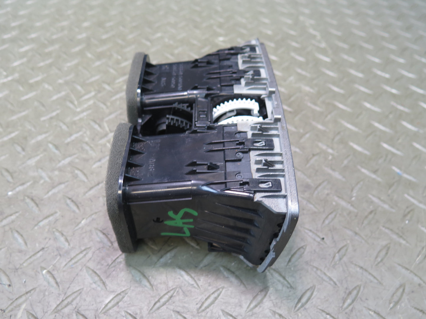 07-17 Lexus UVF46L LS600h LS460 Rear Center Console A/C Air Vent 58860-50040 OEM