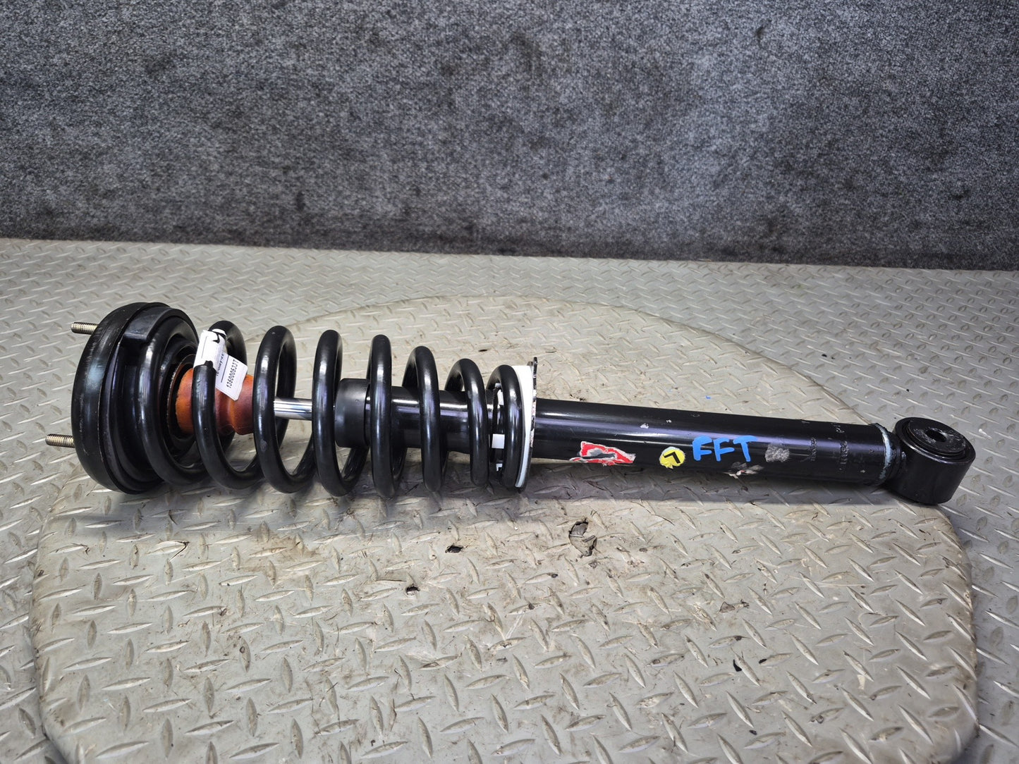 02-05 Ford Thunderbird Set of 2 Front Left & Right Strut Shock Absorber OEM