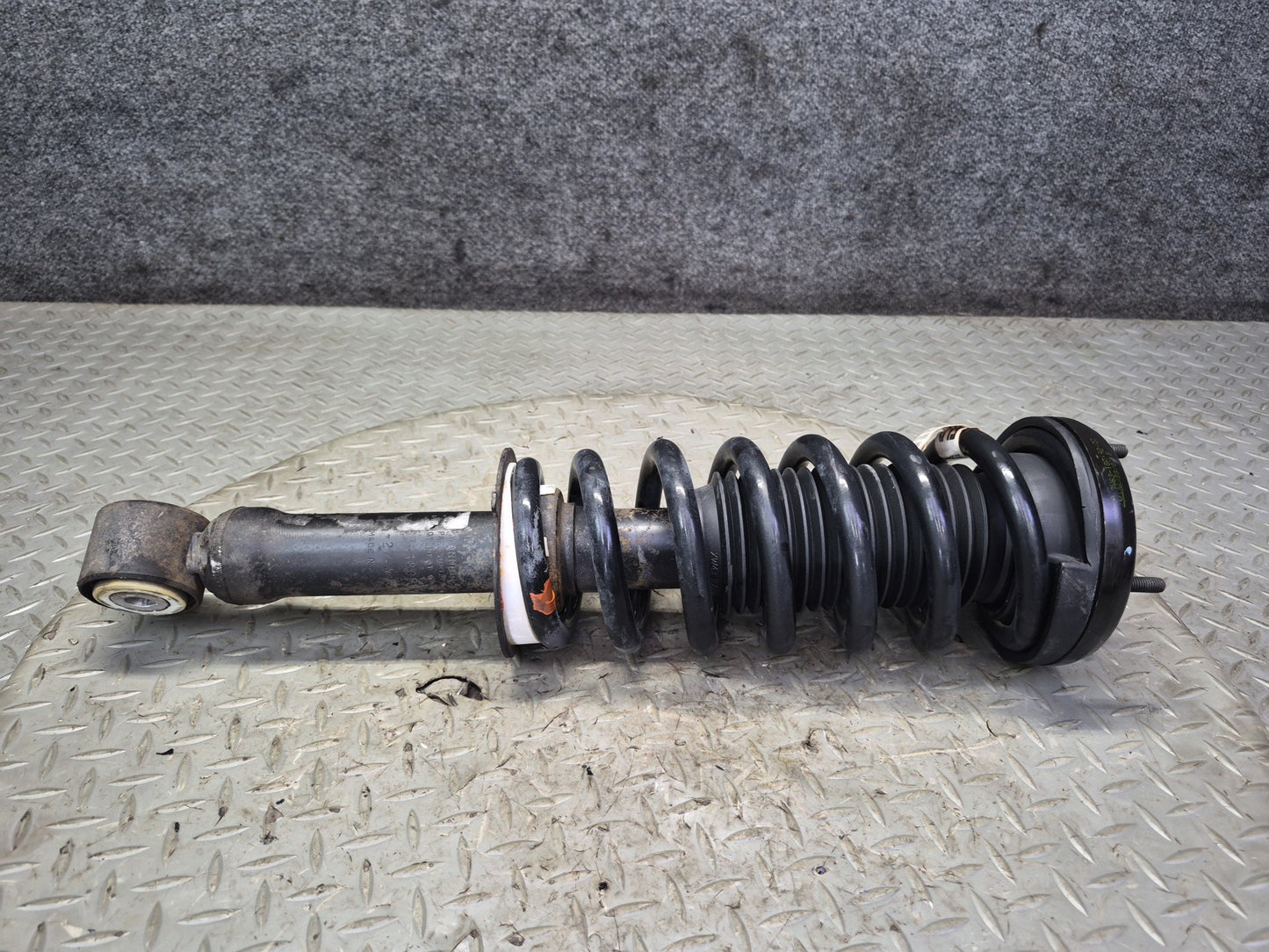 02-04 Ford Thunderbird Set of 2 Rear Left & Right Strut Shock Absorber OEM