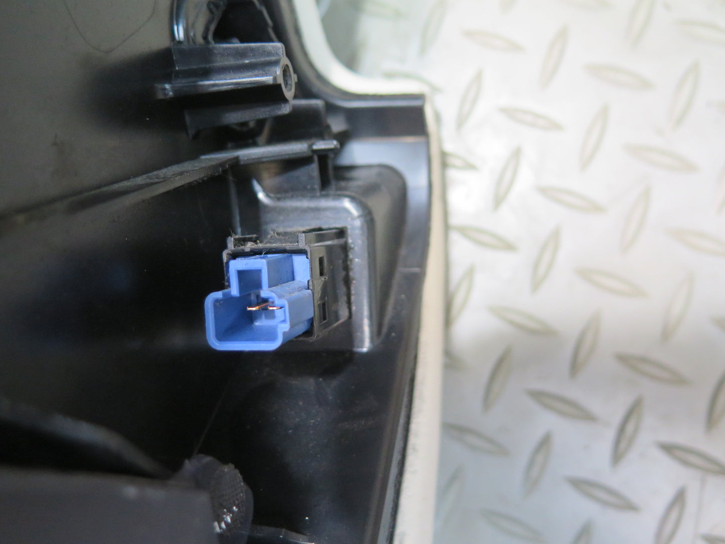07-09 Lexus UVF46L LS600h LS460 Dash Right Glove Box Compartment Storage OEM