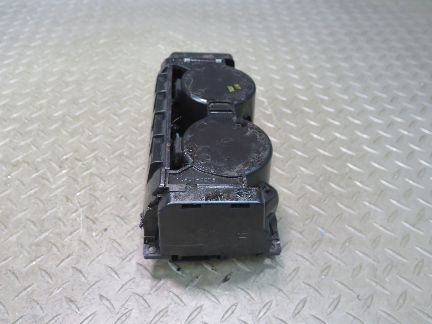 07-12 Lexus UVF46L LS600h LS460 Center Console CUP Holder 1A8H3-016G OEM