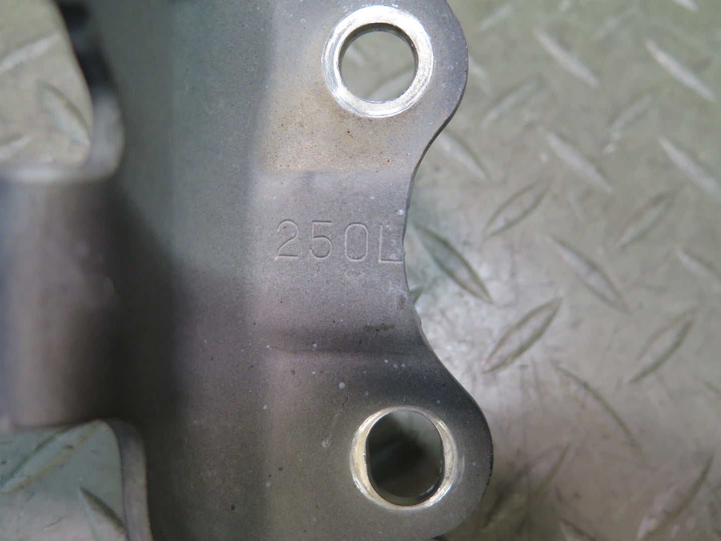 07-17 Lexus UVF46L LS600h LS460 Set of 2 Front Left & Right Hood Hinge OEM