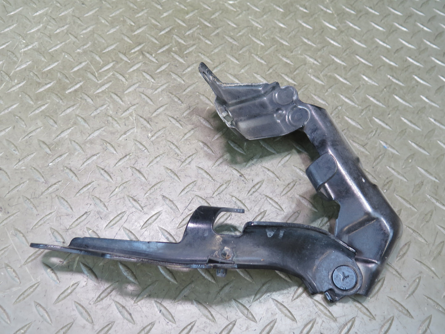 07-17 Lexus UVF46L LS600h LS460 Set of 2 Front Left & Right Hood Hinge OEM