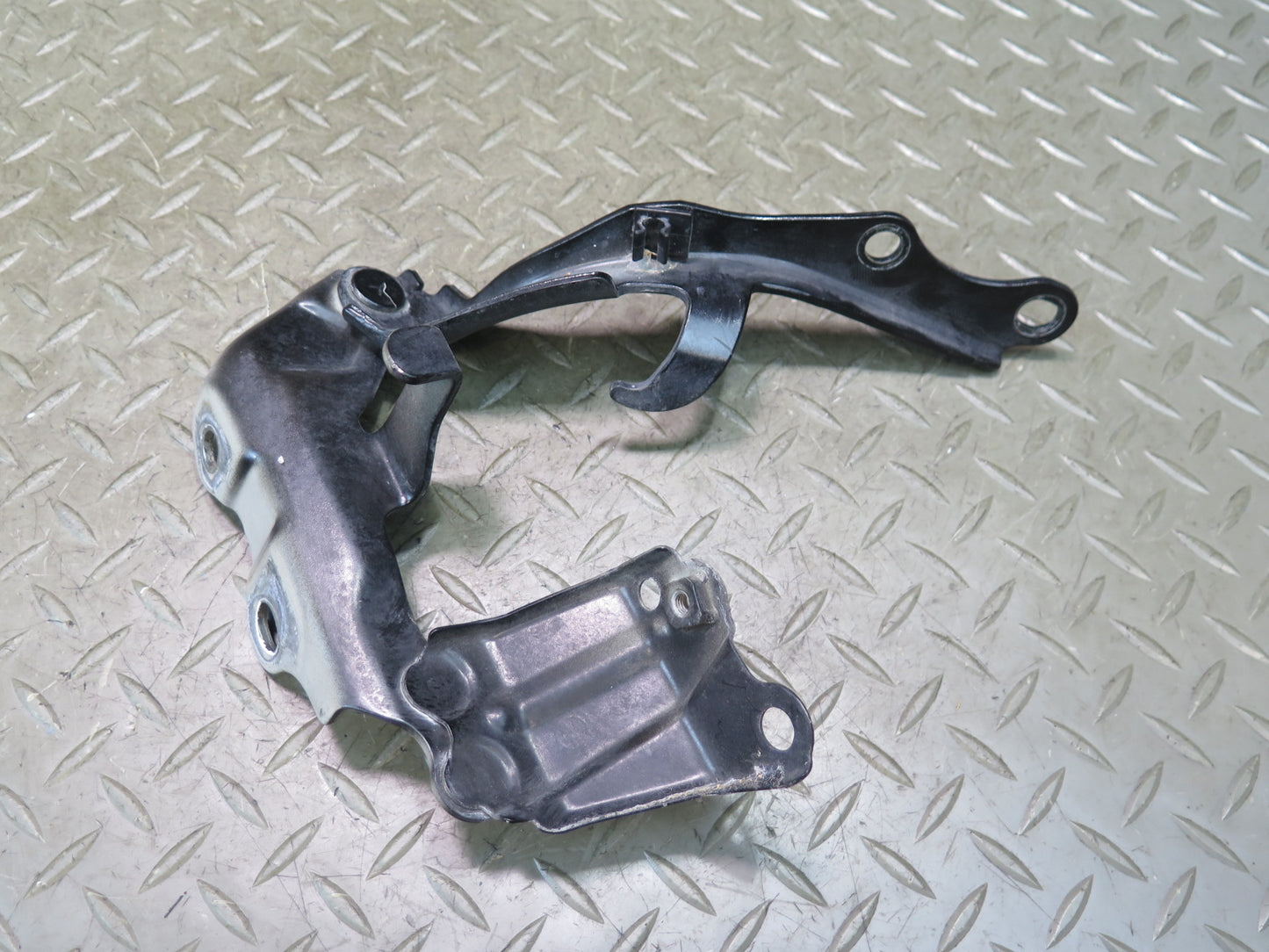 07-17 Lexus UVF46L LS600h LS460 Set of 2 Front Left & Right Hood Hinge OEM