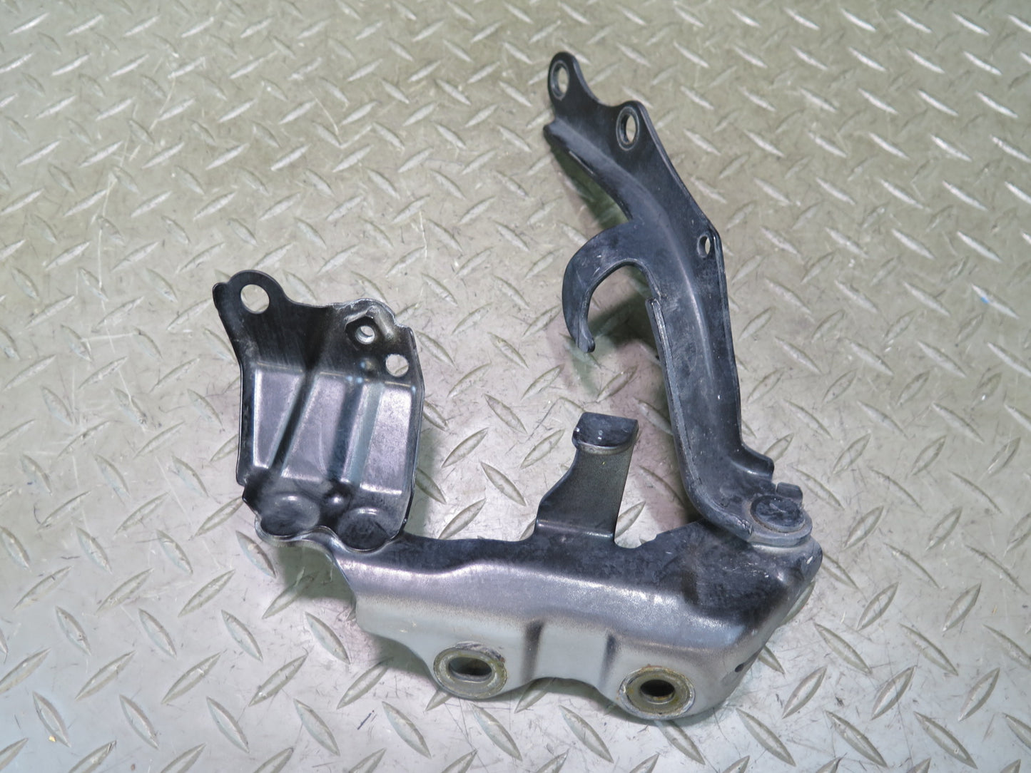 07-17 Lexus UVF46L LS600h LS460 Set of 2 Front Left & Right Hood Hinge OEM