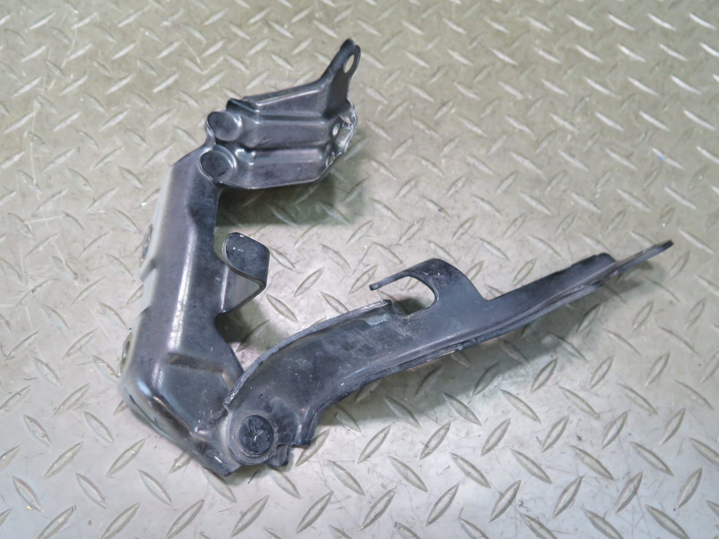 07-17 Lexus UVF46L LS600h LS460 Set of 2 Front Left & Right Hood Hinge OEM