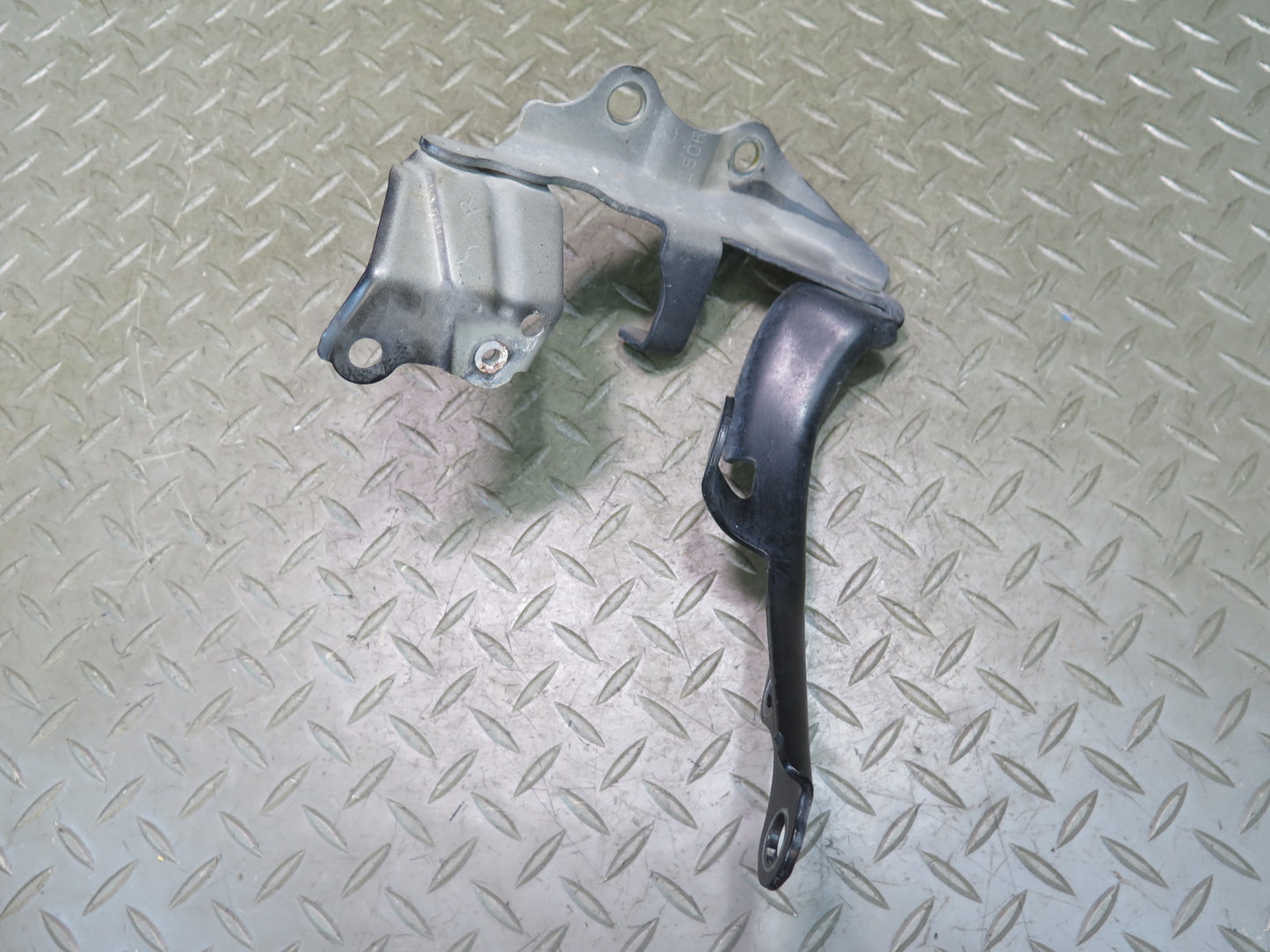 07-17 Lexus UVF46L LS600h LS460 Set of 2 Front Left & Right Hood Hinge OEM
