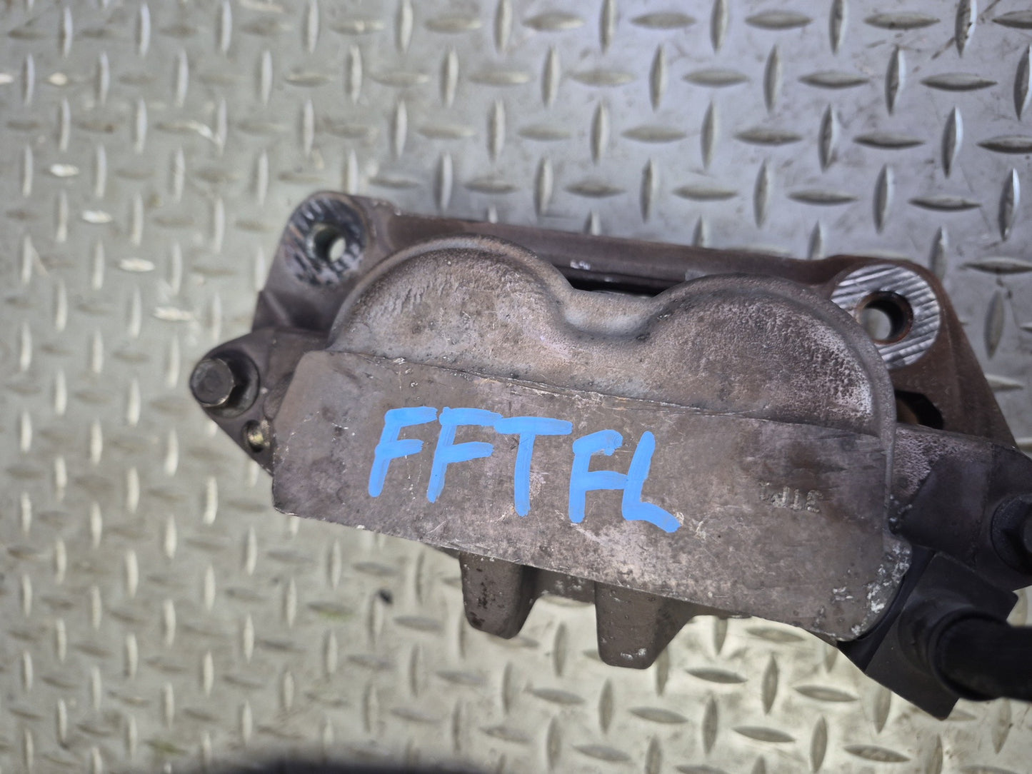 02-05 Ford Thunderbird Set of 2 Front Left & Right Brake Caliper OEM