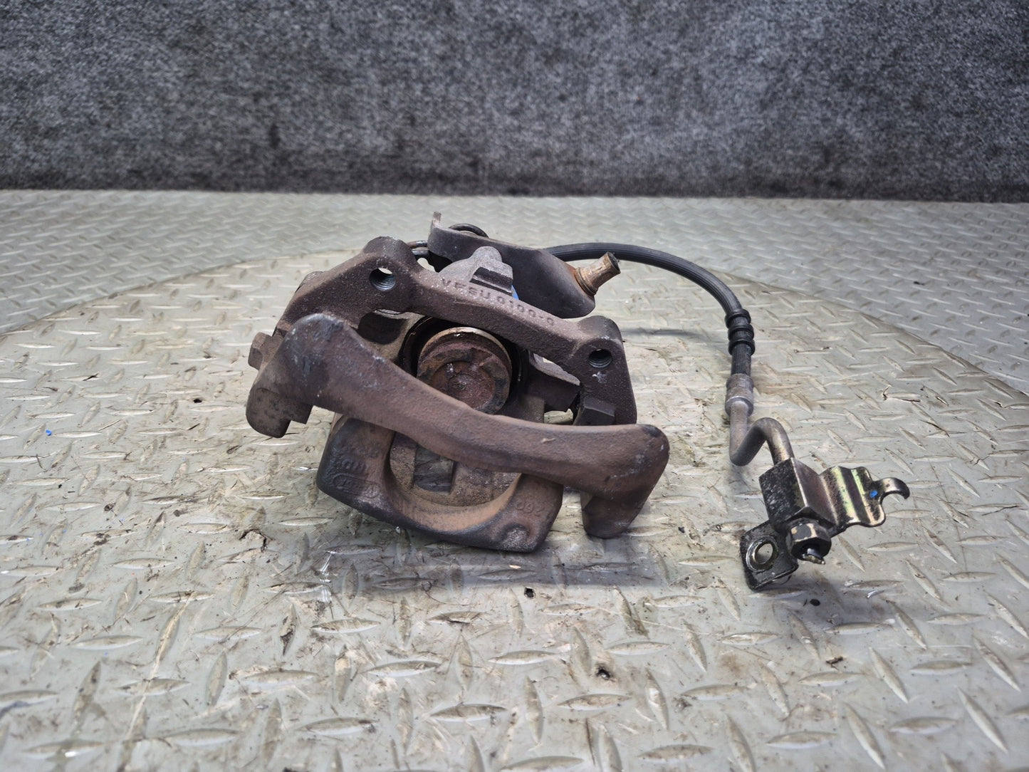 02-05 Ford Thunderbird Set of 2 Rear Left & Right Brake Caliper OEM