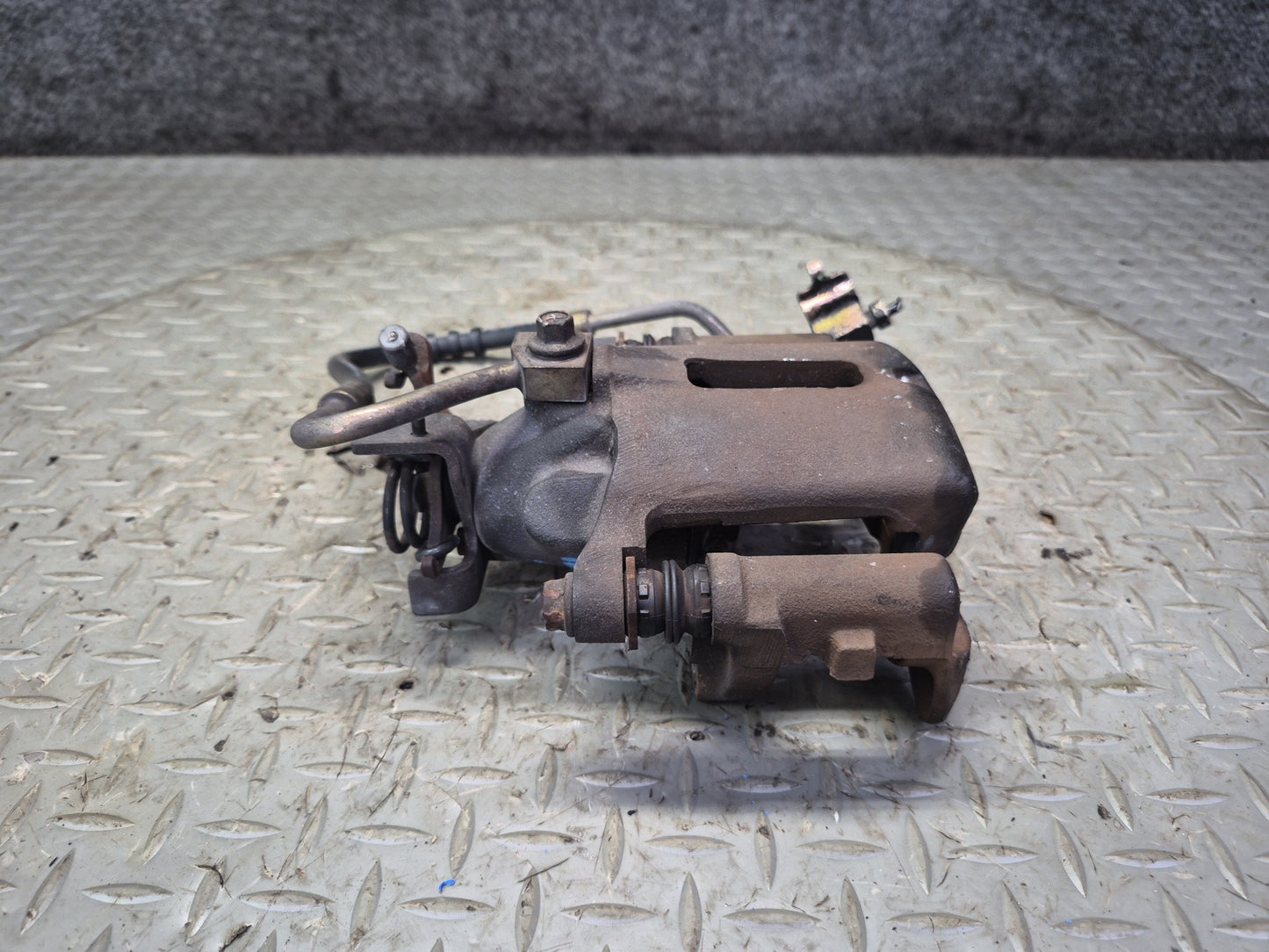 02-05 Ford Thunderbird Set of 2 Rear Left & Right Brake Caliper OEM