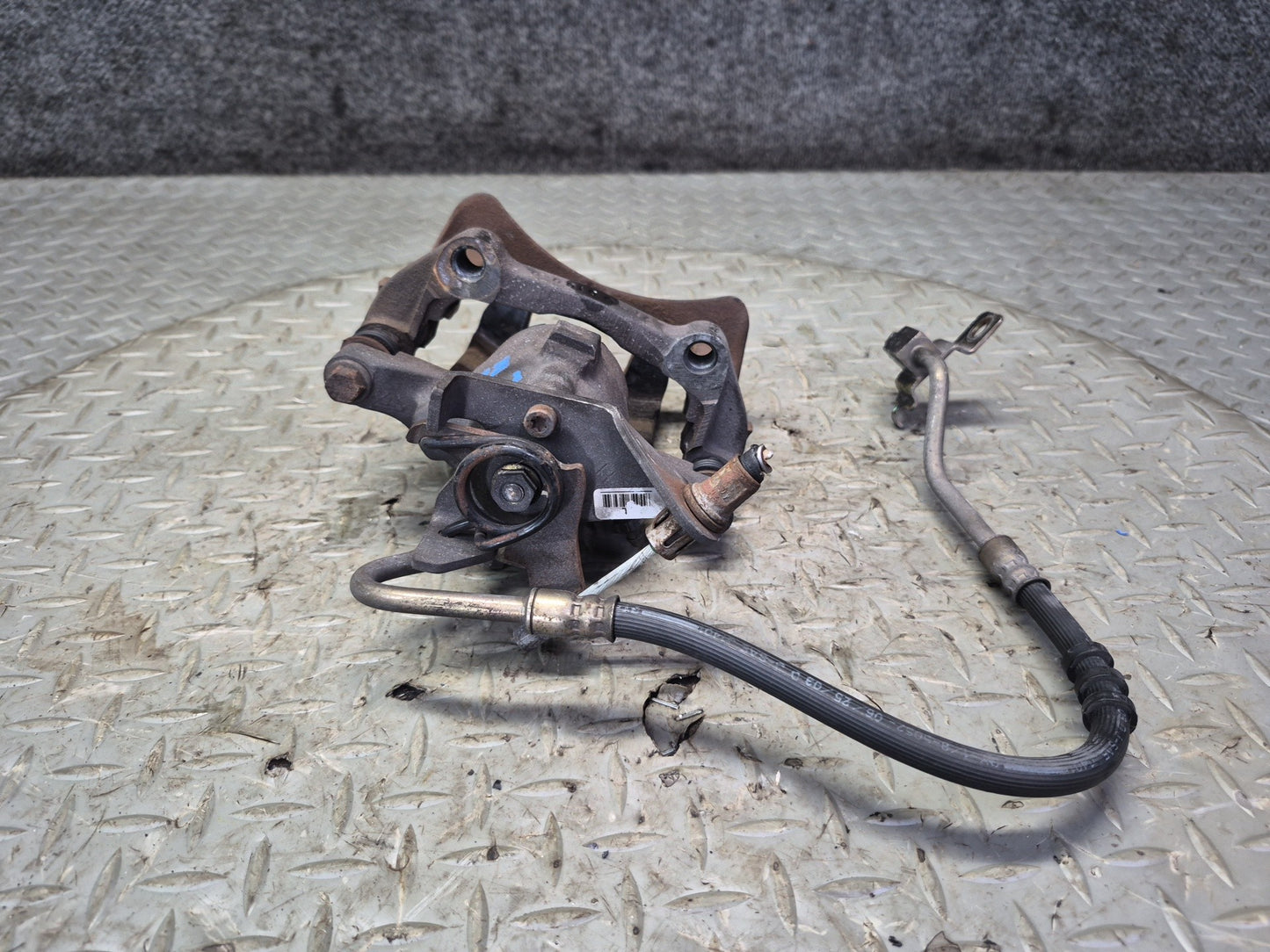 02-05 Ford Thunderbird Set of 2 Rear Left & Right Brake Caliper OEM