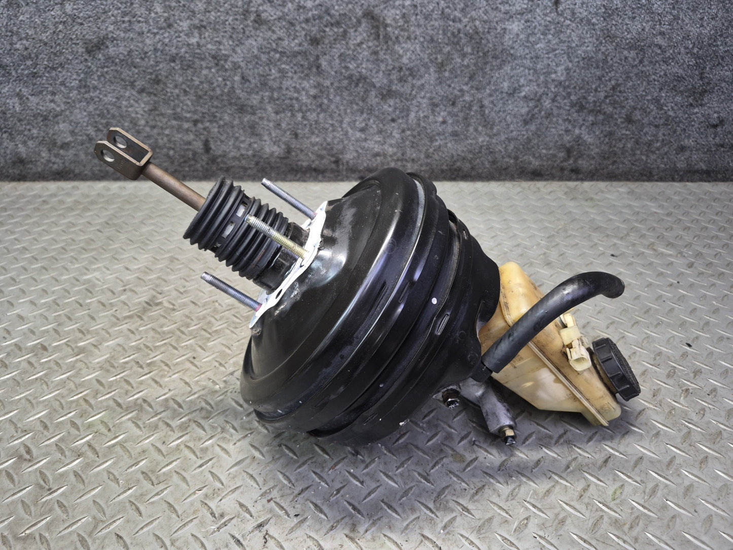 02-05 Ford Thunderbird Brake Master Cylinder Booster Fluid Reservoir OEM