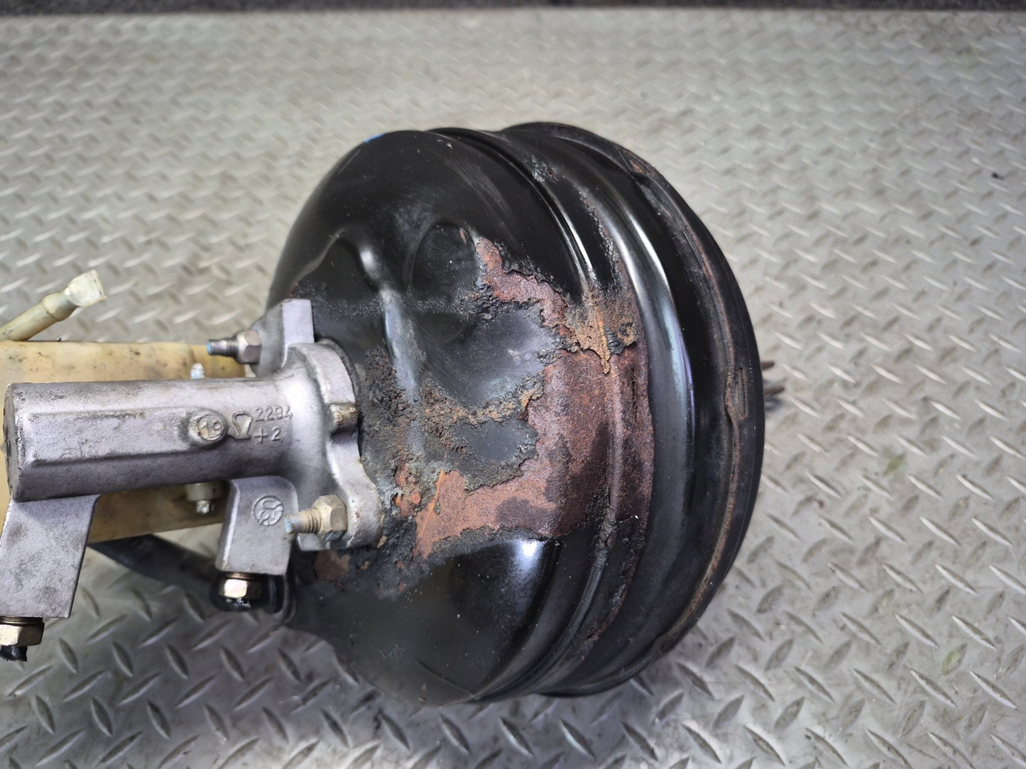 02-05 Ford Thunderbird Brake Master Cylinder Booster Fluid Reservoir OEM